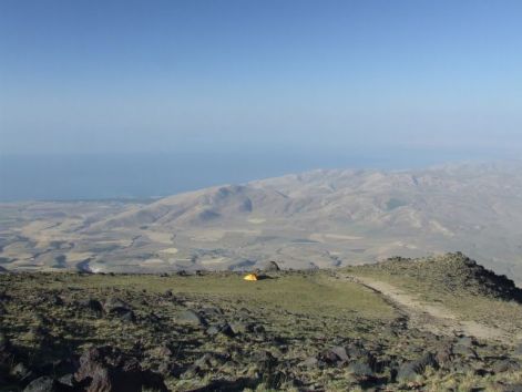 camping_on_suphan_volcano.jpg