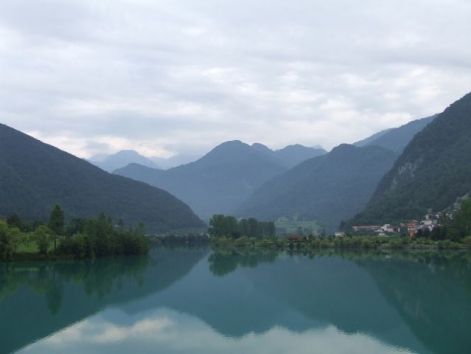 lake_near_tolmin.jpg