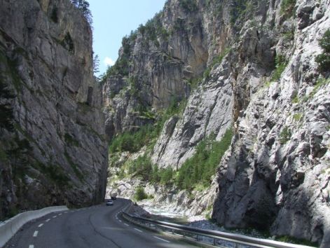 road_between_guillestre_and_chateau-ville.jpg