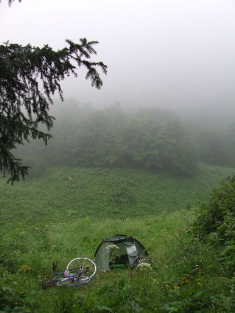 wildcamp_under_plockenpass.jpg